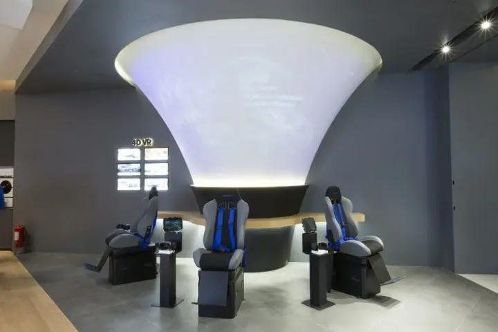 Tienda Samsung con soluciones audiovisuales en un centro comercial